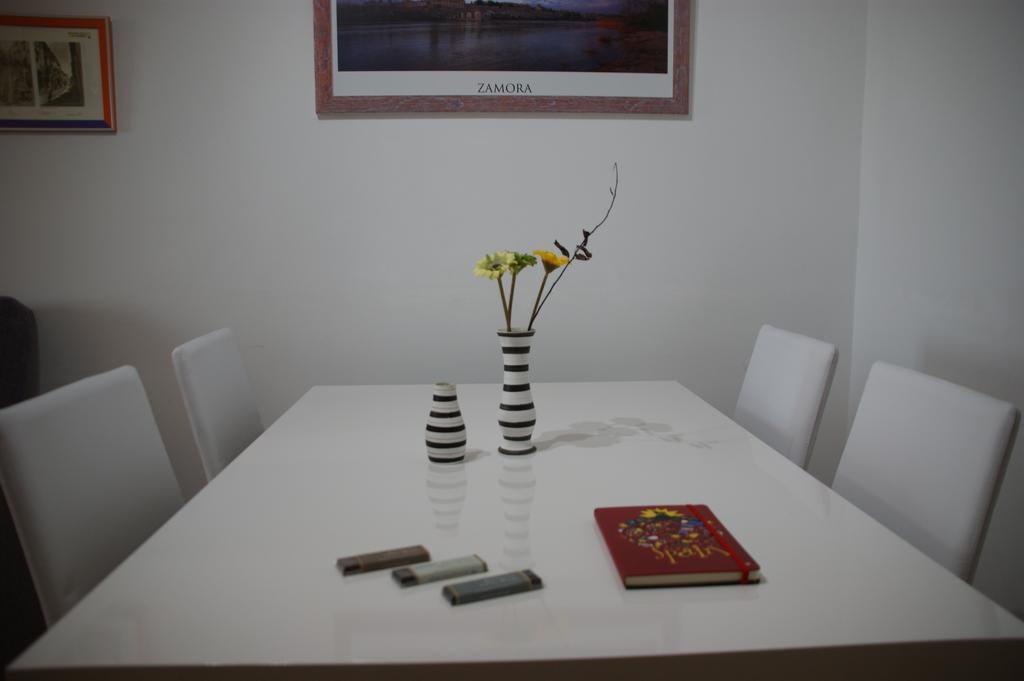 Apartamentos La Muralla Zamora Szoba fotó
