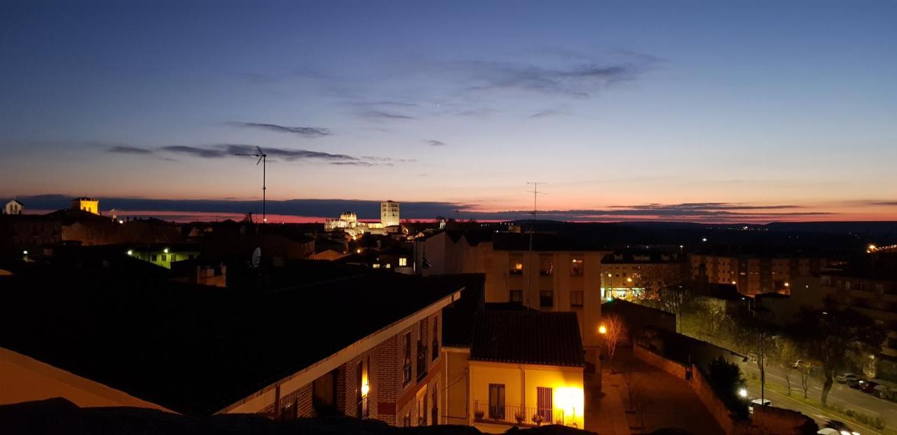 Apartamentos La Muralla Zamora Kültér fotó